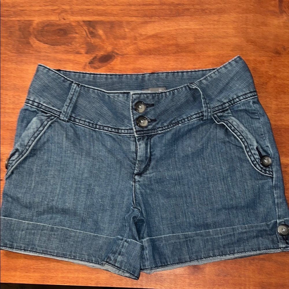 GAP- Denim Shorts Women’s